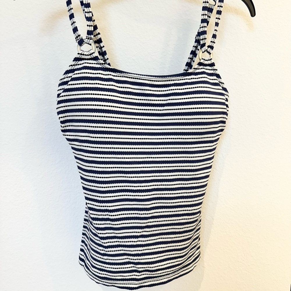Croft & Barrow Tankini Top. Size 6 navy & white.